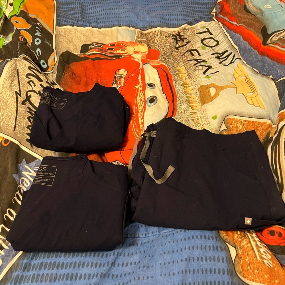Navy blue FIGS XXL scrub bundle